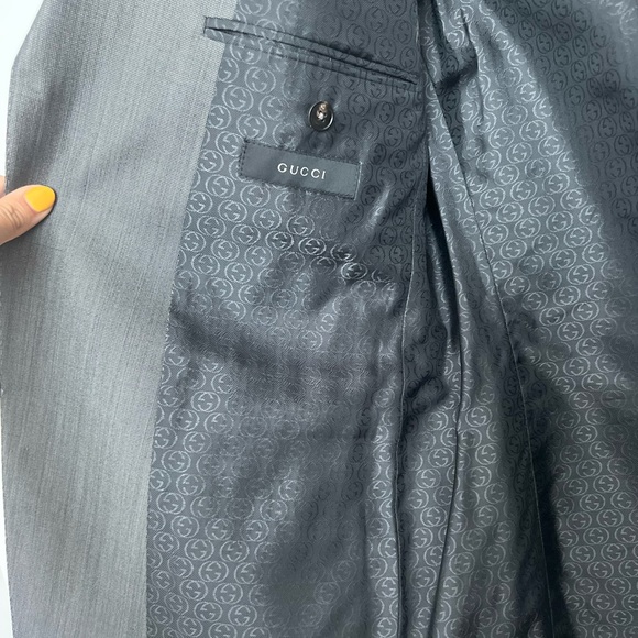 Men’s Gray Gucci Suit - Picture 2 of 5